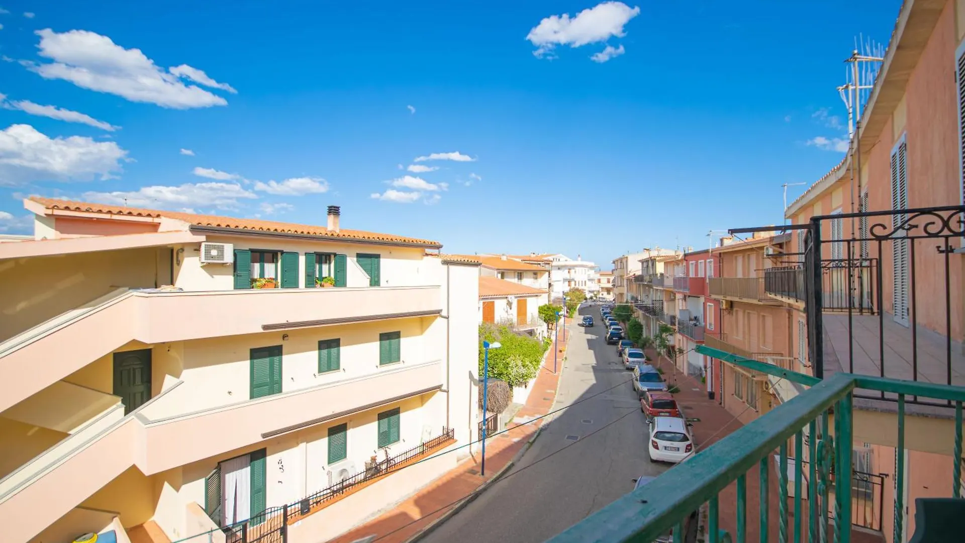 Apartament Mandras 2 La Caletta 0*,